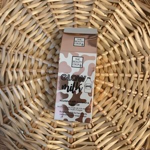 The Beauty Crop Glow Milk in Blind Date